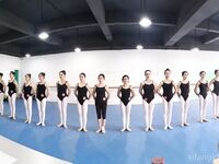 【黑客破解】台中18歲的舞蹈班學員黃嘉雯 各種私拍泄密流出2