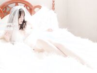 極品網紅美少女嫩妹草莓味的奈奈兔罕露臉高價24套-NO.005 第1季 Vol.04 純白花嫁 [32P]