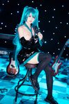 萌新推特00後露臉網紅美少女▌白莉愛吃巧克力▌Cos初音未來 香艷酥乳粉嫩白虎演唱會 精美私拍