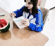 最新購買海角鬼畜父亂倫自己親閨女 我開苞了十八年前親自造出來的閨女聽她的哭聲心都要碎了