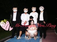 9月最新，群P場面極度淫亂！頭頂綠油油的男人找單位的4個男同事來干自己的老婆【萍夫人】