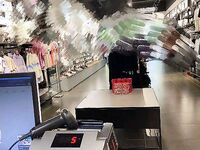 海角社區色女老鼠舔貓咪勾引哥哥亂倫 趁爸媽還沒下班，在沙發上無套強奸哥哥肏死這條小公狗