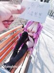 重磅推薦！淫盪肥臀人妻母狗【見過騷的 沒見過這么騷的】喜歡戶外露出，喜歡被很多男人操