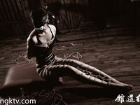 新束縛藝術色影唯美私拍 把極品女神捆綁成粽子 請君品嘗 極品身材 各種捆綁 高清