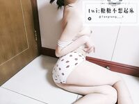 超極品雙馬尾萌妹『蘿莉糖糖不想起床』失禁潮吹 完美巨乳 粉嫩鮑魚 超嫩白 高清日常記錄