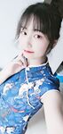 偷翻女同学手机相册里的所有自拍