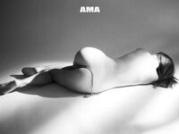 走另類情色唯美路線的攝影大咖AMA女體藝術私拍各種露臉極品反差美模觀感另一種滋味