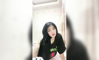 皮皮蝦網紅純欲女神【在下小羊】人前傲女，人後母狗，被金主包養定製私拍各種裸舞紫薇視頻207V (154)
