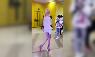 近日超多人搜尋的抖音上被稱為性感天花板的大網紅【趙一菲】私密流出完整全套 (6)