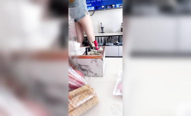 海角社區亂倫大神《最愛騷嫂子》熱銷作品全集-淪陷在騷貨嫂子的緊致熱穴中 2022-04-05原創強操最美嫂子嫂子把我踹到地上-249087-