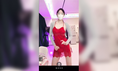 抖音重磅：56W粉絲女神【草莓小甜心】【丁姐】高價走私直播秀 (7)