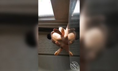 酒店內瘋狂慘叫！內射口爆極品朋友妻！全長38分鍾！