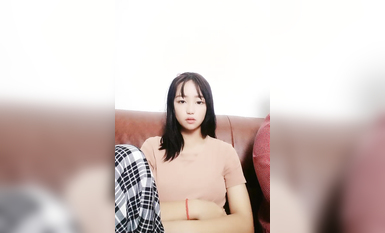 太嫩了！3個學生妹妹~在家全裸自慰~【佳怡】小穴反光~！ (8)