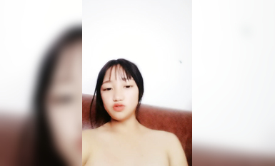 太嫩了！3個學生妹妹~在家全裸自慰~【佳怡】小穴反光~！ (10)