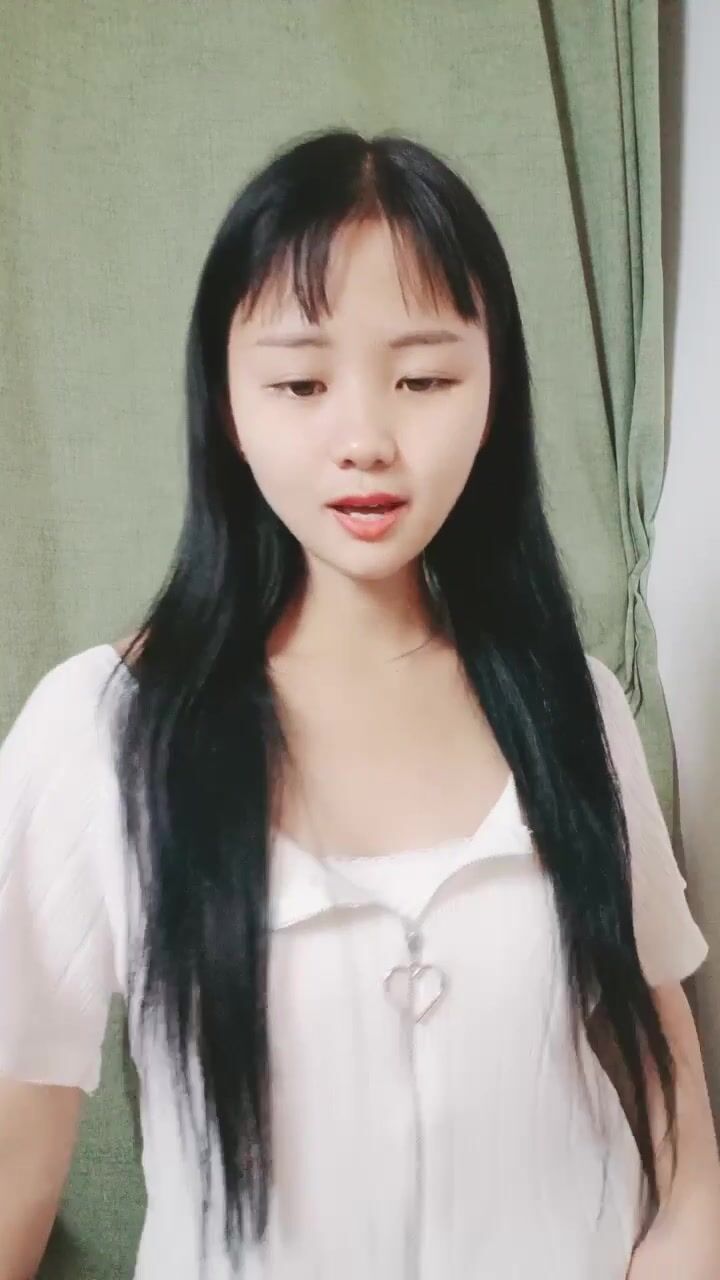 太嫩了！3個學生妹妹~在家全裸自慰~【佳怡】小穴反光~！ (6)