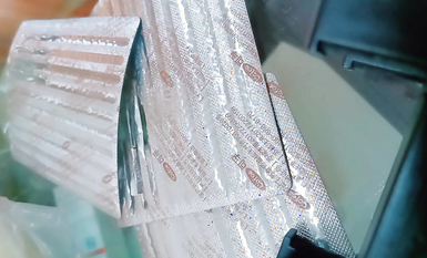 【骚宝】10.29 偷拍 中医SPA 老婆闺蜜来求诊 服务一次到位！ (1)