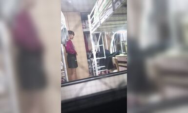 私房流出 精品推薦 五月新流出長期偷拍女生宿舍各種嫩妹 (5)