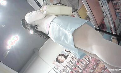 多角度近景偷拍 商場抄底極品高顏靚妹 制服售貨員玩誘惑 COS妹紙內內好可愛 高清1080P版