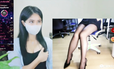 黑丝OL自愿带着遥控跳蛋上班 坐立不安 瘙痒难耐