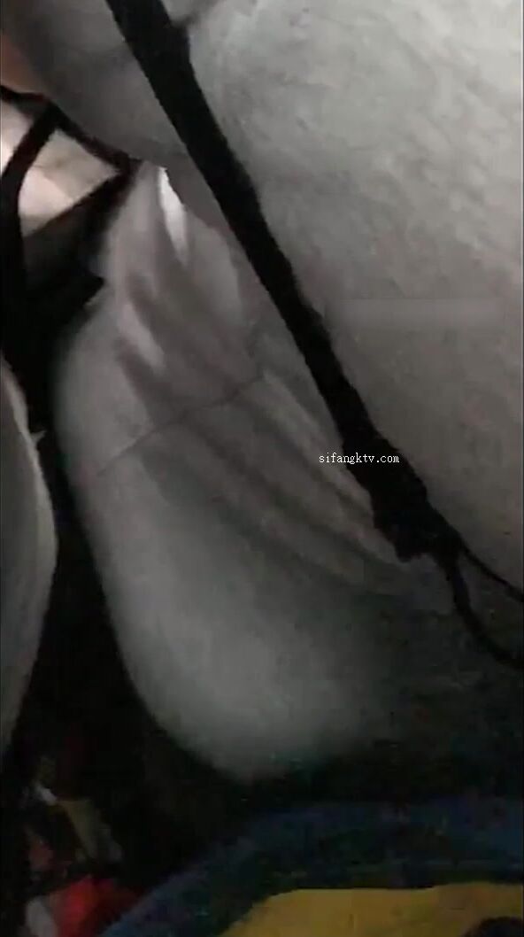 【極品稀缺 頂臀系列】地鐵頂模特