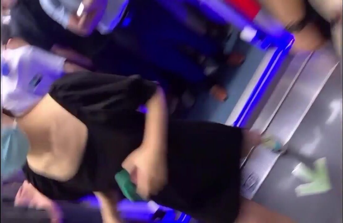 【極品稀缺 頂臀系列】頂包臀裙美女