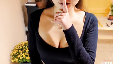 漂亮熟女人妻深喉吃雞【My Asian Toy】你看都濕了 中國美女喜歡大洋吊吃的特帶勁 不讓進門在大肥鮑魚門口蹭蹭就射了