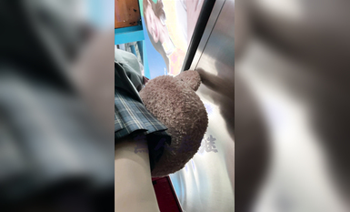 瘋狂偷拍各種小姐姐裙底 邪惡手指開啟 直接用手掀裙子抄底 超邪惡第二彈 超清4K (51)