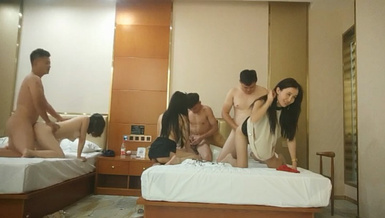 【超清AI畫質增強】2022.9.30，【換妻游戲呀】，今夜3對夫妻，年度換妻淫亂盛宴，顏值都不錯，互相舔胸摸逼，交換伴侶激情無限