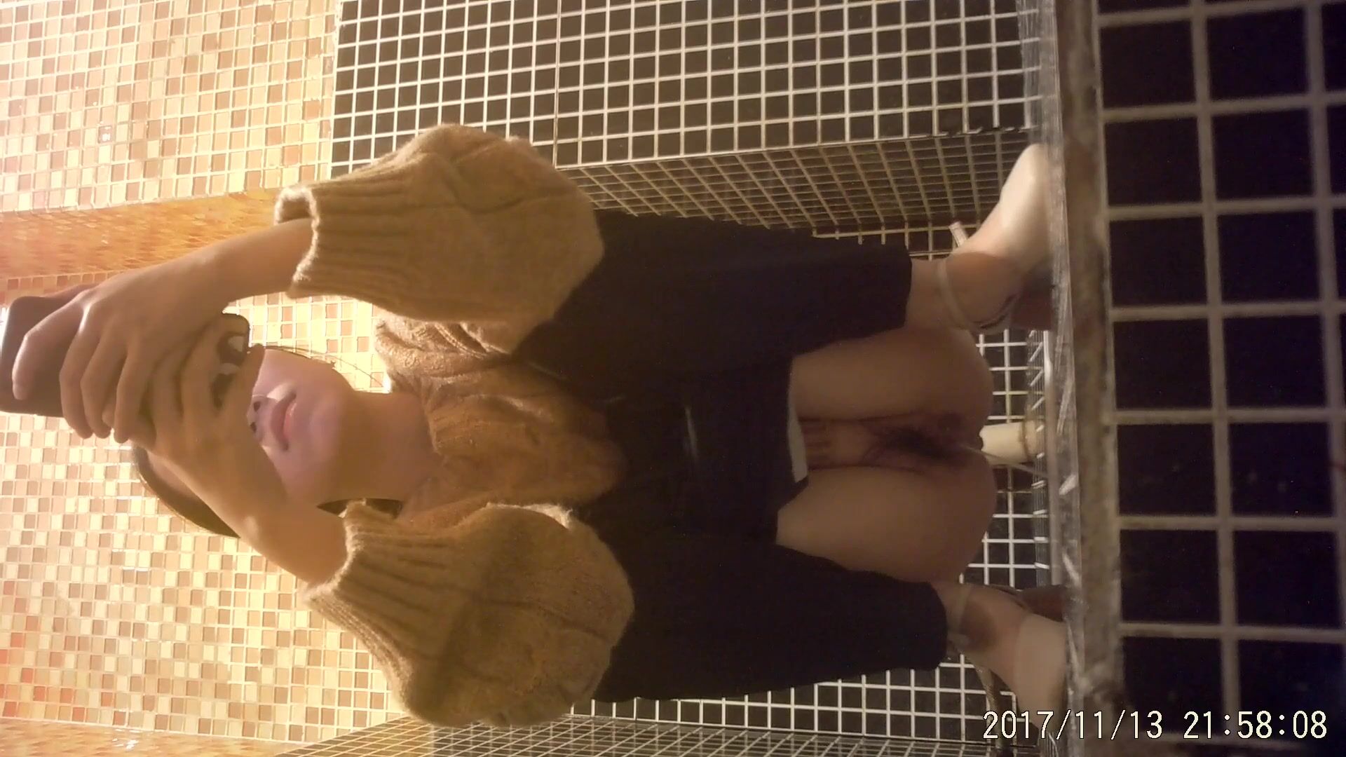 馬賽克蹲廁正面美女合集（醜女全部刪除）（1080P無水印） (6)