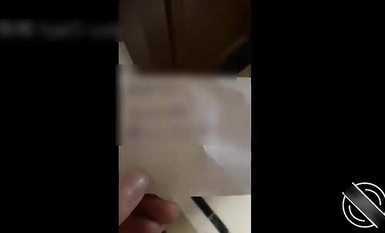 真實亂倫紀實！老色胚舅舅和外甥女亂倫，妹子是個可愛蘿莉，把她灌醉 操她，外甥女被他操吐了