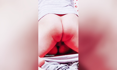 我和媽媽的亂倫史》外婆住在隔壁 第一次操穿黑絲的媽媽 小聲對白