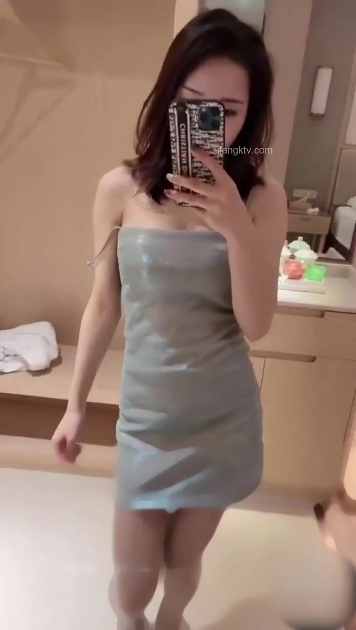 真實姐弟亂倫！做主播的姐姐身材最棒 沒有之一！姐姐的蜜臀絲襪美腿，弟弟哪裡受得了啊2022.7.18 17，姐姐的誘惑視頻