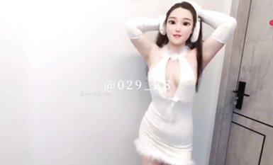 頂級淫妻博主【小熊爸爸】調教哺乳期老婆 上面餵奶下面被老公幹，淫水奶水齊飛，相當刺激，哺乳期性慾更加旺盛了 (2)