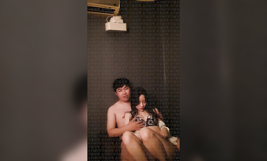 財閥金主約炮多位二三線美女模特_顏值高身材好_全程露臉 (5)